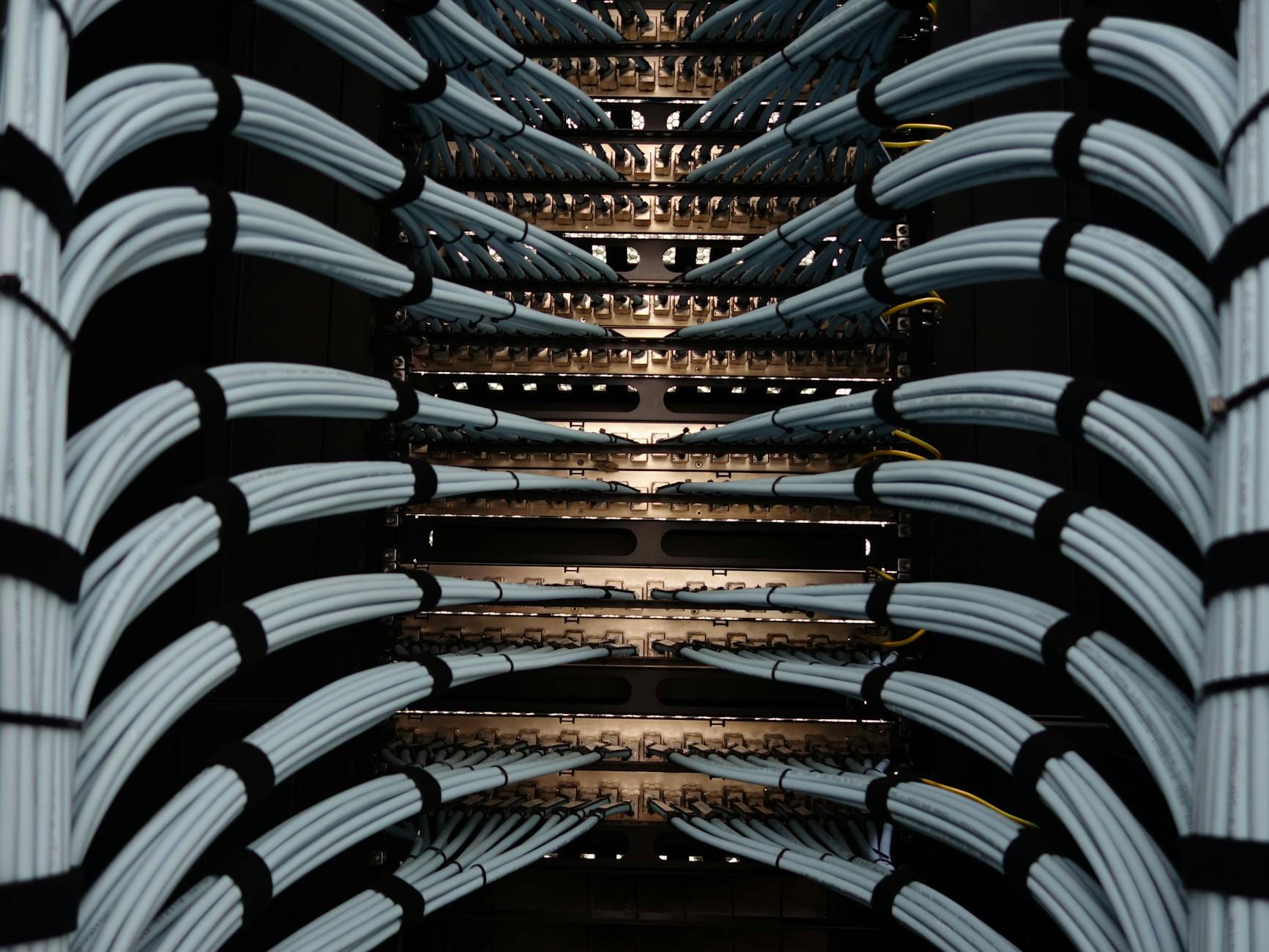 AI Infrastructure Push Reshapes Data Centers, Networks and Cloud Strategy