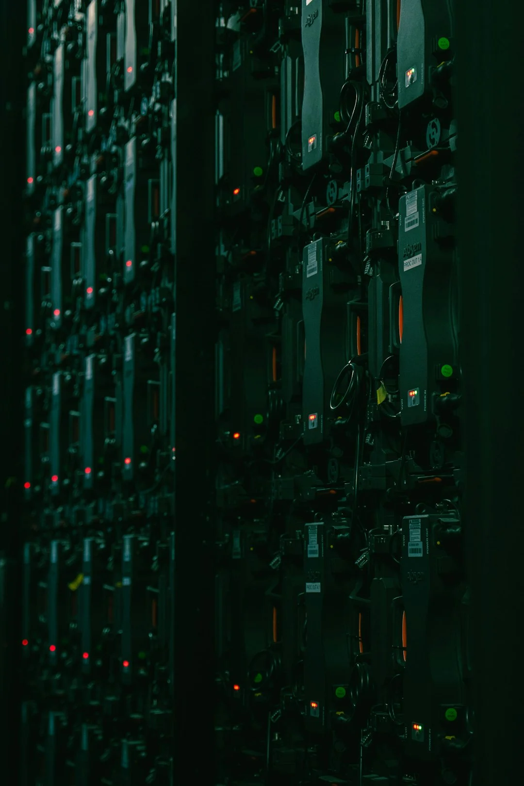 Private Cloud Virtualization Is Moving Past VMware Lock-In