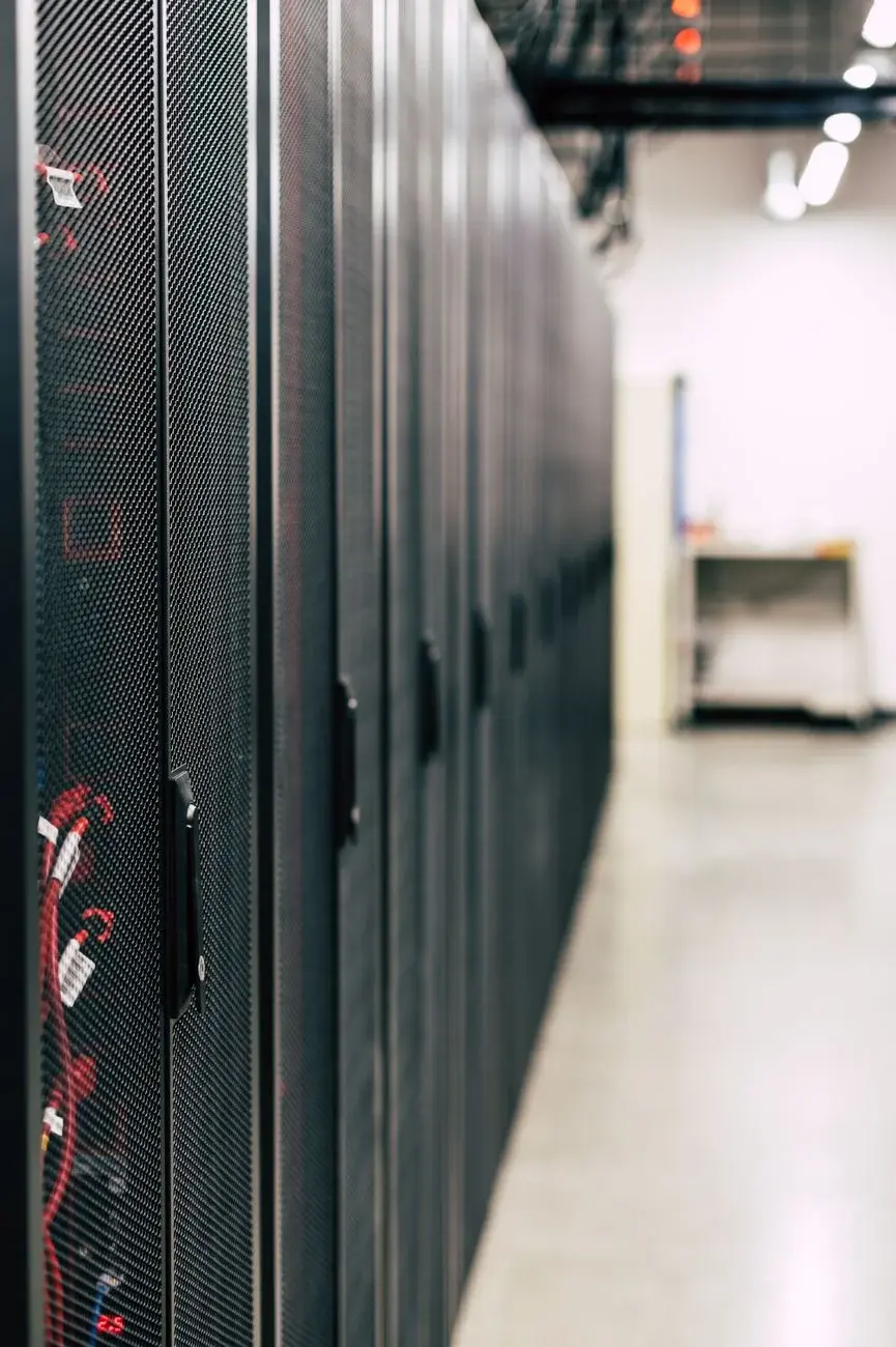 Storage Tiers Demystified: Matching NVMe, RAID, SAN, NAS, and Object Storage to Real Hosting Workloads